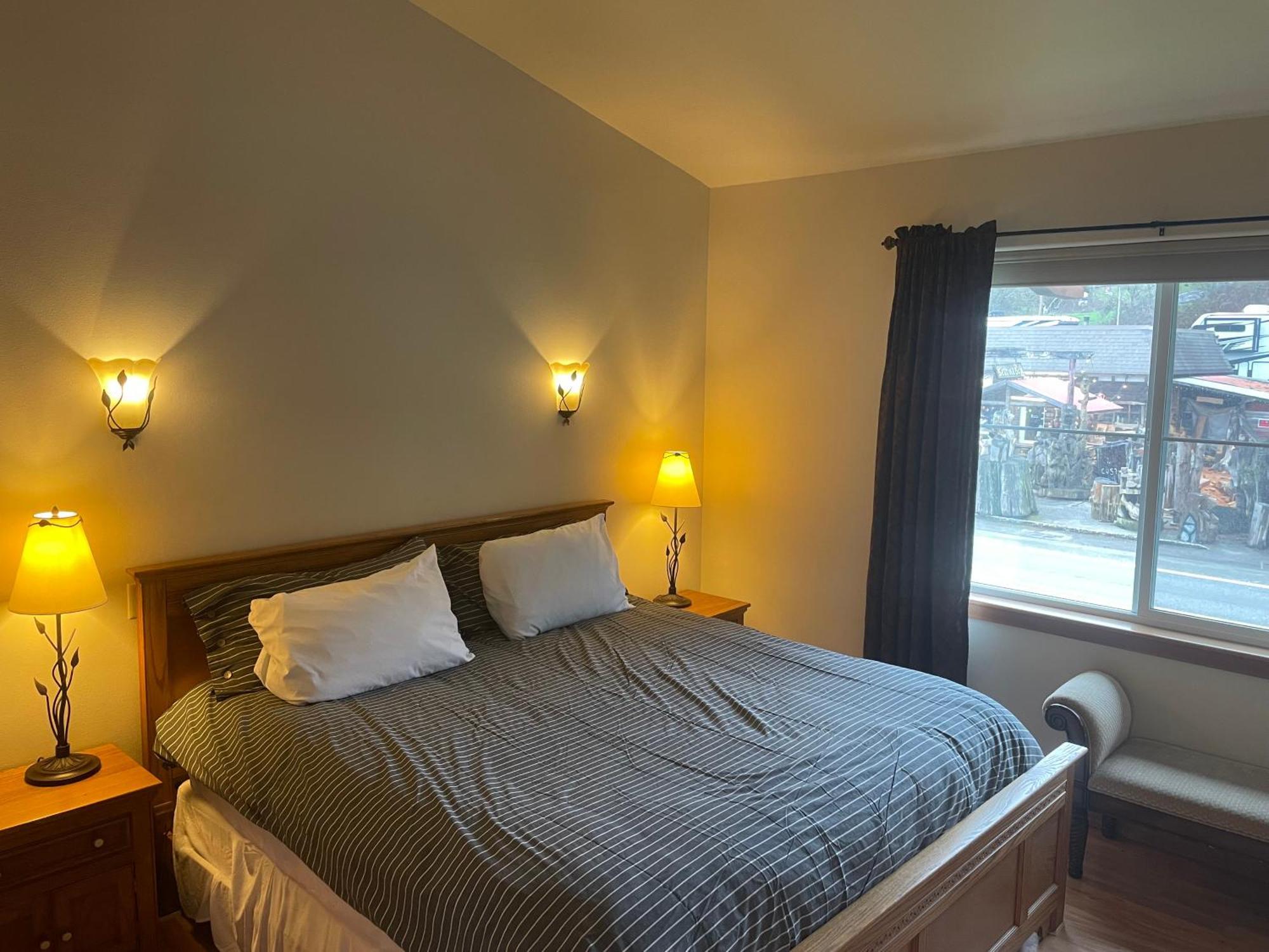 Oceanfront Allyn Apartment Eksteriør bilde